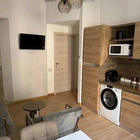 Apartamento Rin Collection - 2br 2ba - 5 Min Walk To Metro & Train