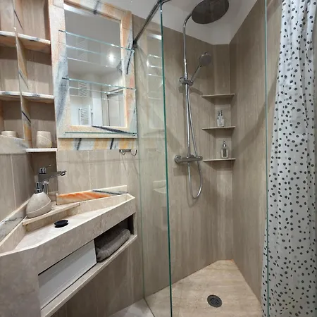 Apartamento Rin Collection - 2br 2ba - 5 Min Walk To Metro & Train *
