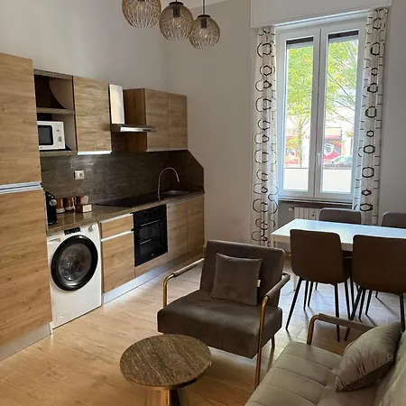 Appartamento Rin Collection - 2br 2ba - 5 Min Walk To Metro & Train *