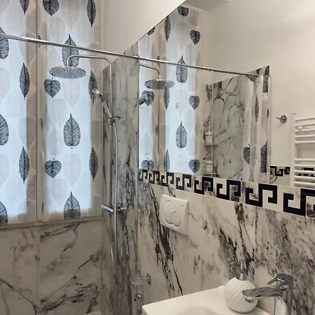 Rin Collection - 2br 2ba - 5 Min Walk To Metro & Train Appartamento